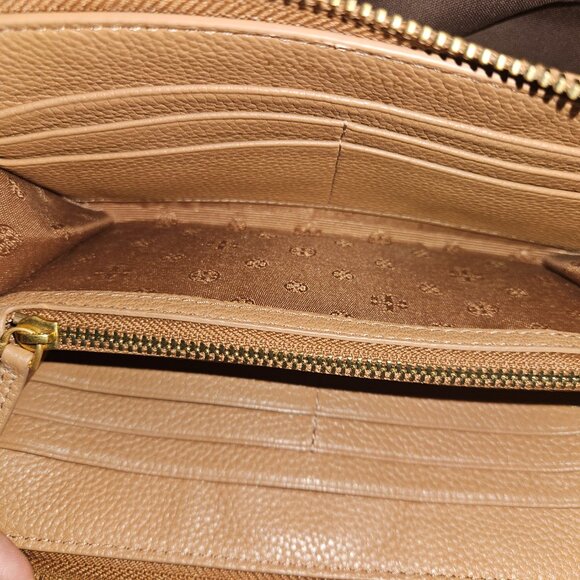 TORY BURCH Britten Zip Continental Wallet with COA - Picture 5 of 12